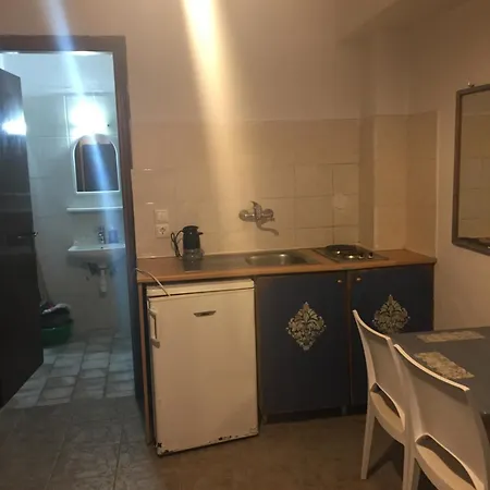 Fotini's מלון דירות 3*
